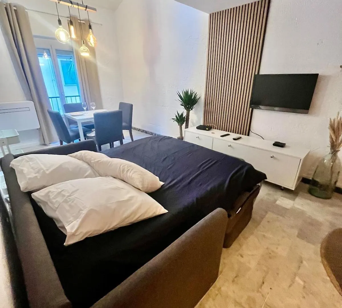 Apartment Studio Design Et Cosy A 8 Min A Pied Des Plages Cannes